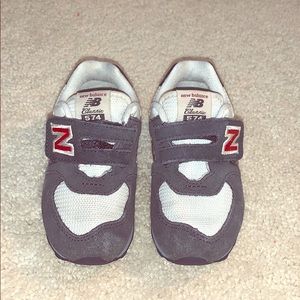 EUC New Balance 7W (wide) sneakers -boy